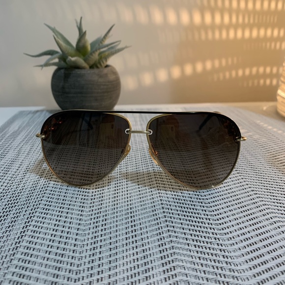 Gucci Gold and Black Aviator Sunglasses - Picture 2 of 6